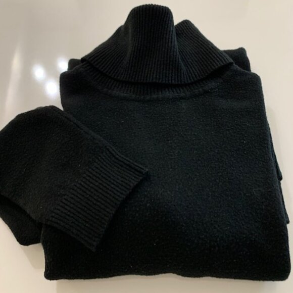Cyrus Brand Turtleneck - Picture 6 of 6